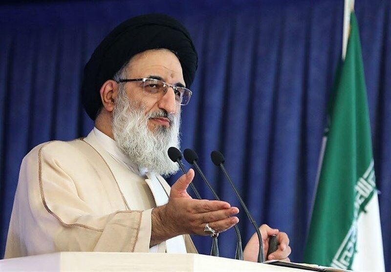 امام جمعه کرج: دلیل قطع نزولات آسمانی وضعیت افتضاح حجاب است