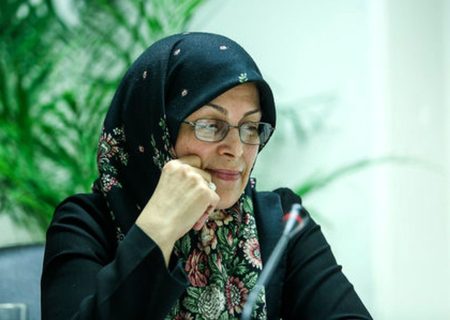 آذر منصوری : تداوم برخورد سلبی با زنان‌وحجاب؛ همچنان بر شاخ نشسته‌اید و بن می‌برید