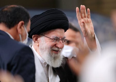 بررسی نظر آیه الله خامنه ای درباره صلاحیت ملت برای تحلیل و مشارکت در تعیین سرنوشت کشور از طریق رفراندم