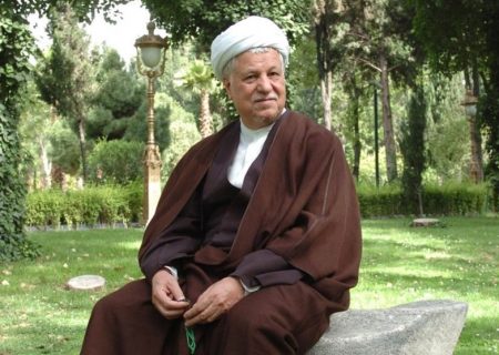 عباس عبدی : خاطره شنیده نشده موسوی خوئینی‌ها از جلسه سران کشور در حضور امام در مورد تداوم جنگ