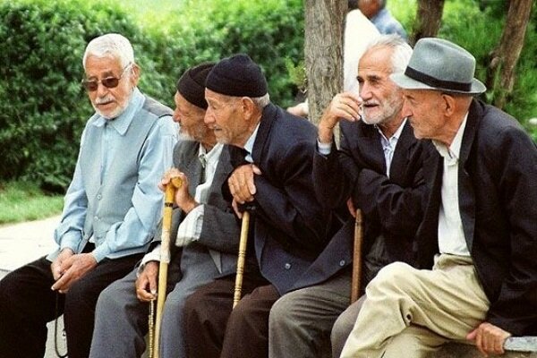 فائزه مومنی : افزایش سن بازنشستگی